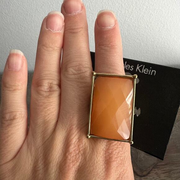 New Charles Klein Peach & Gold Tone Rectangular Statement Cocktail Stretch Ring - Picture 2 of 4